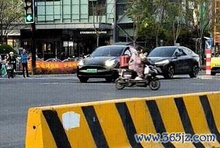 原来 连美国人都觉得特斯拉的车灯晃眼