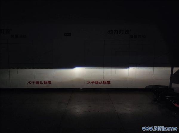 原来 连美国人都觉得特斯拉的车灯晃眼
