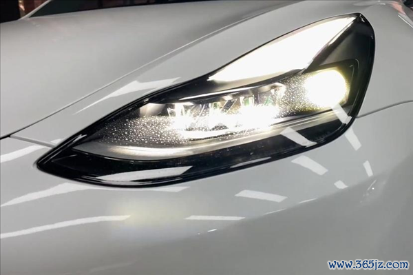原来 连美国人都觉得特斯拉的车灯晃眼